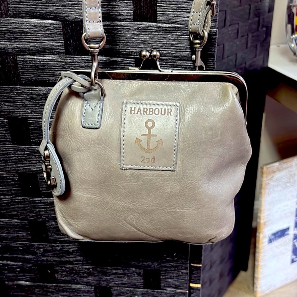 Anchor Leather Crossbody Bag in Light Gray